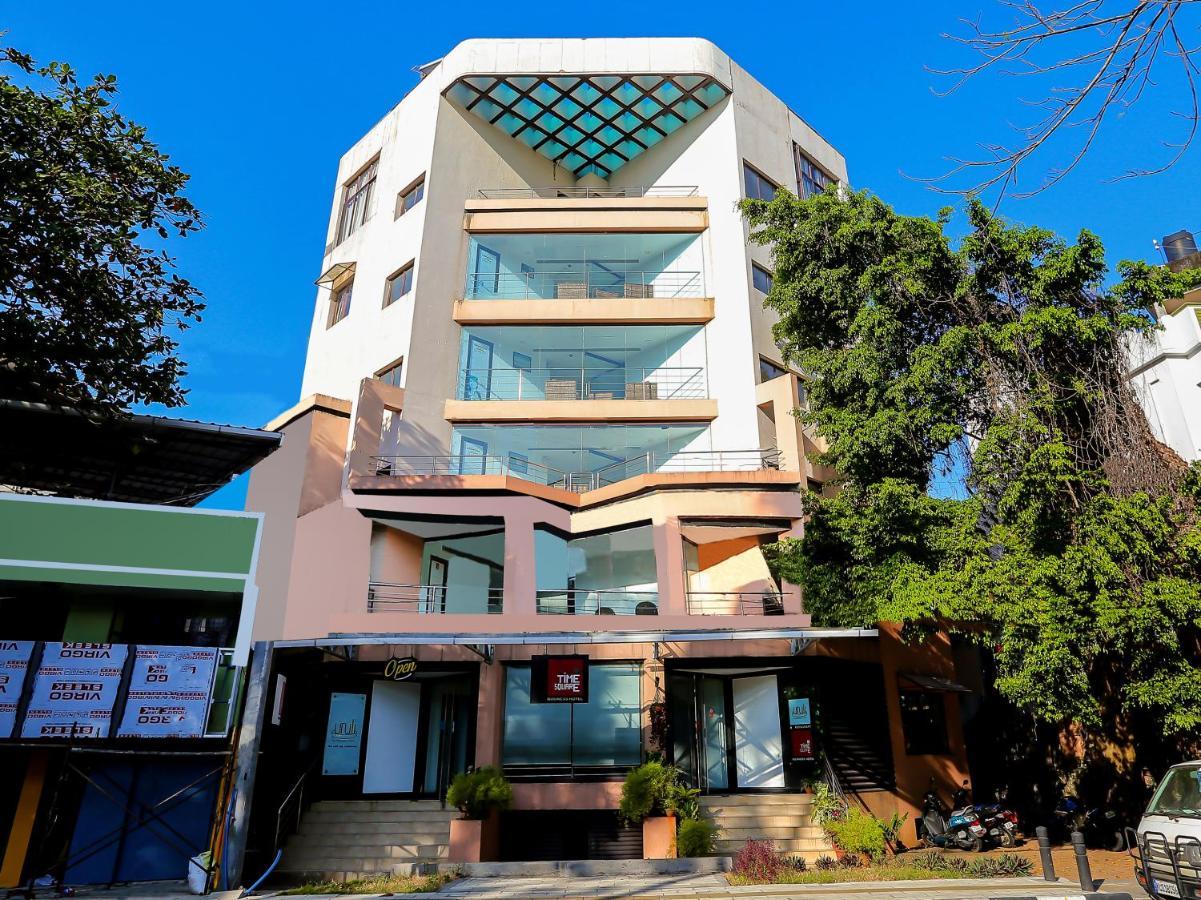 Hotel Treebo Trend Time Square Marine Drive Kochi Esterno foto