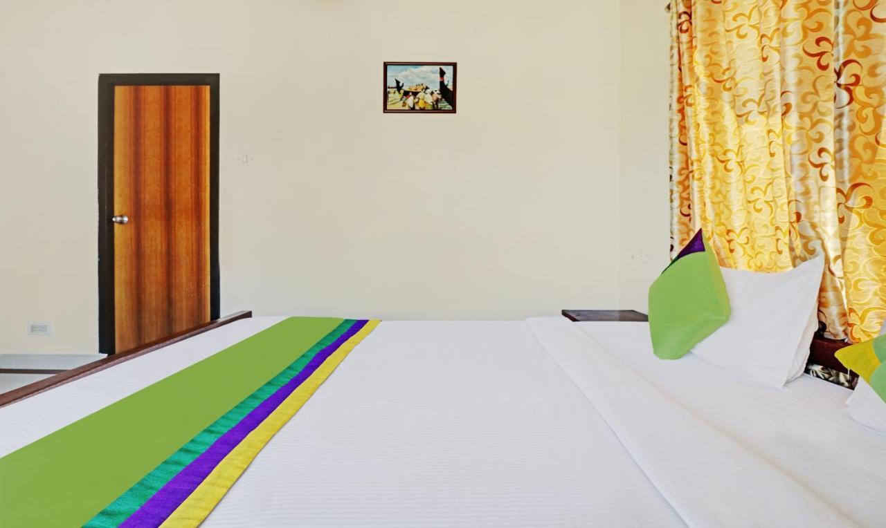 Hotel Treebo Trend Time Square Marine Drive Kochi Esterno foto